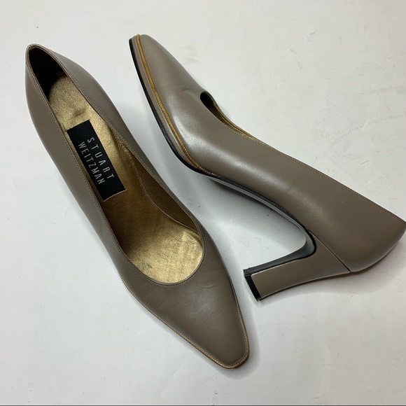 Stuart Weitzman leather gold chain pumps NARROW SIZE - Picture 1 of 12